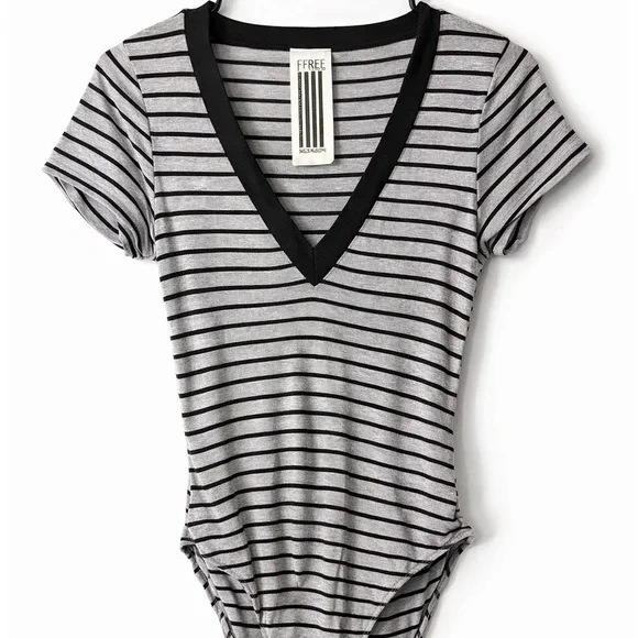 Free People Gray Black Striped V-Neck Bodysuit XS Stretchy Fitted Top - Picture 1 of 3